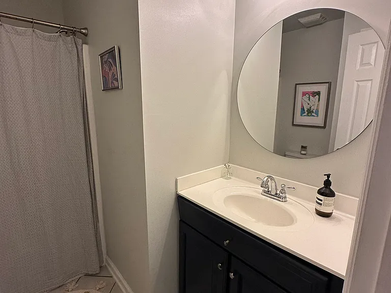 Main floor full bath