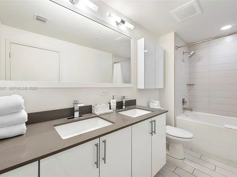 999 SW 1st Ave #2204 — Photo 14