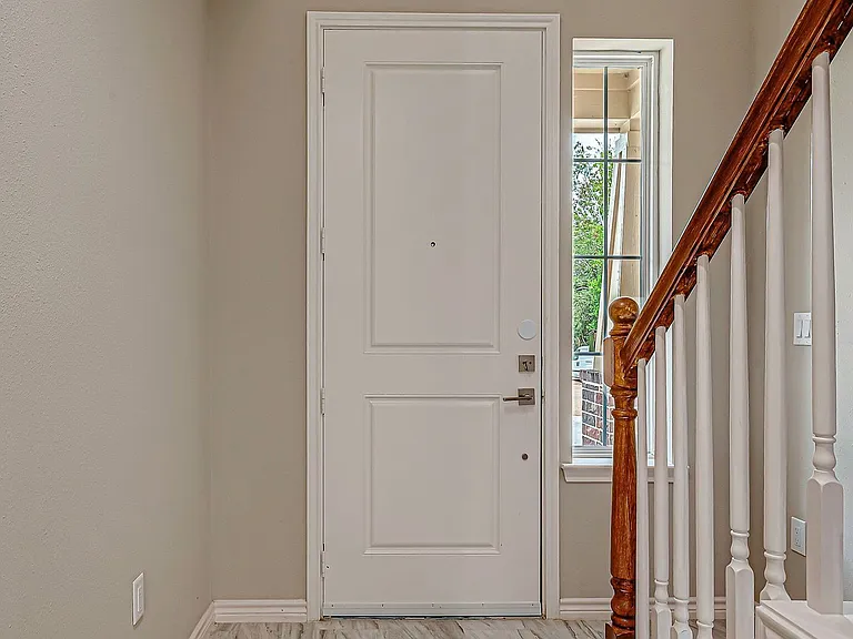 5530 Hirondel St #B — Photo 8