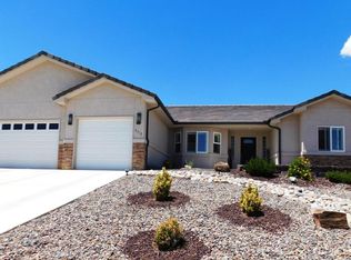 6515 Club House Dr, Farmington, NM 87402