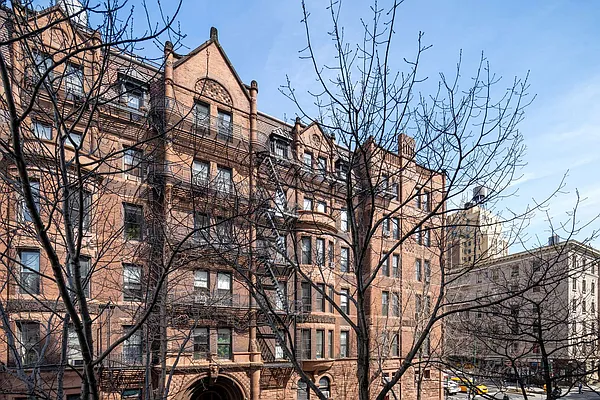 Sold by Compass | media 22