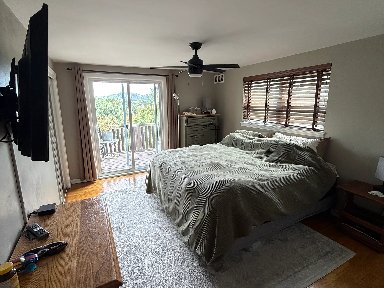 4 bed, 2.5 bath, 2050 sqft, $2,595 — Photo 3