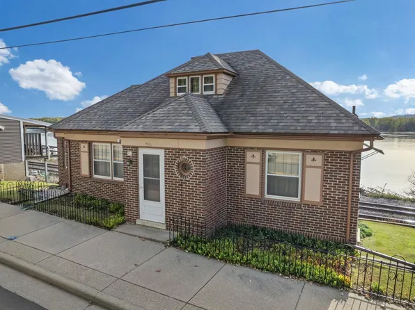 311 N Shore Dr, Fountain City, WI 54629