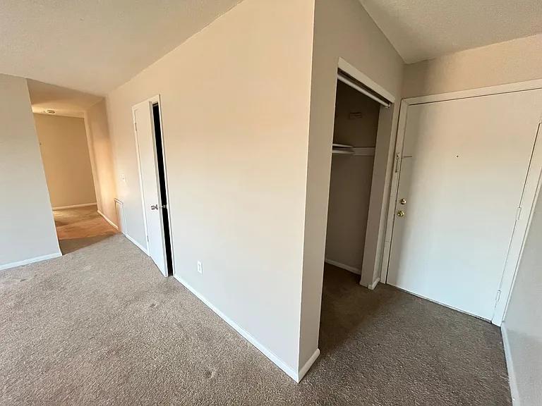 6819 Humboldt Ave N — Photo 12