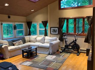 60 Winnebago Rd, Putnam Valley, NY 10579