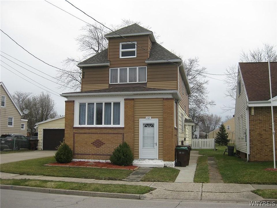 1st image of 227 Lackawanna Ave