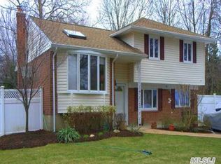 40 Earl Rd, Melville, NY 11747