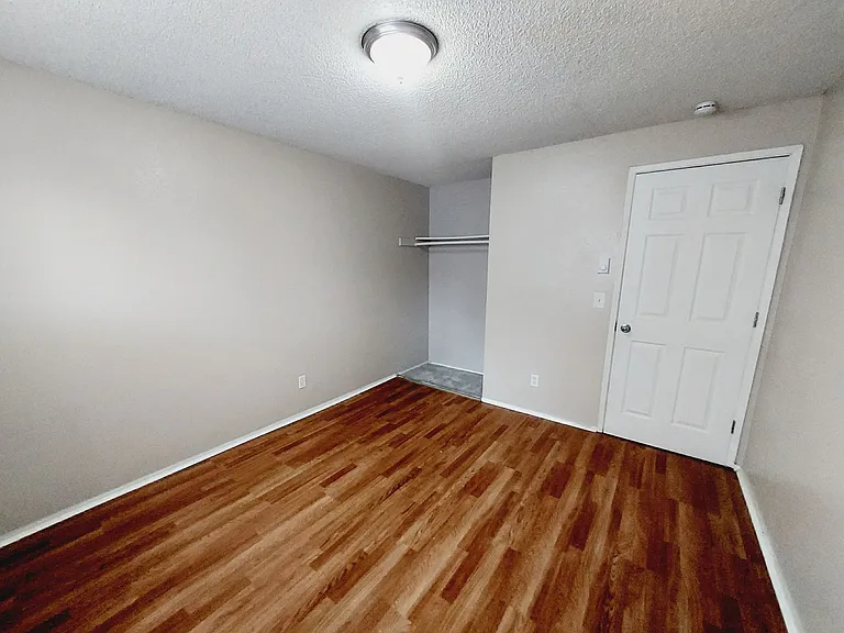 1122 Neil St NE — Photo 44