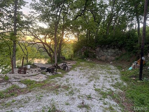 5th image of 1020 Seckman Rd