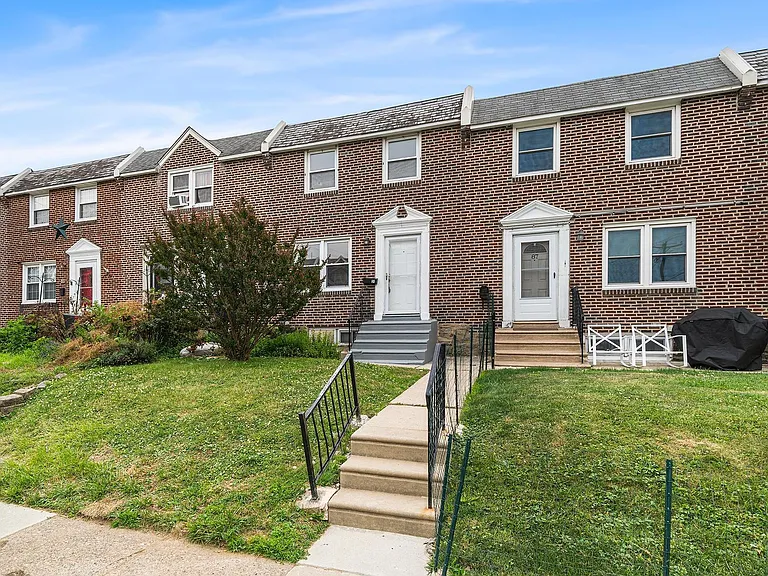 85 S Harwood Ave — Photo 2