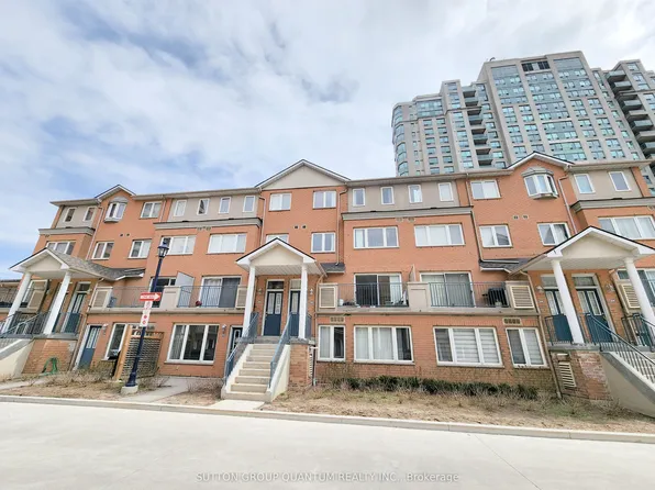 119 Omni Dr #7, Toronto, ON M1P 5A6