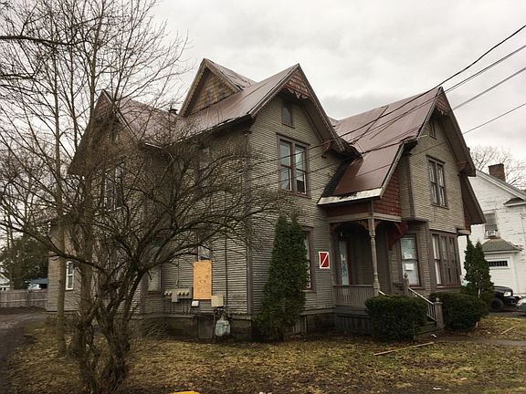 3rd image of 10 Reynolds Ave