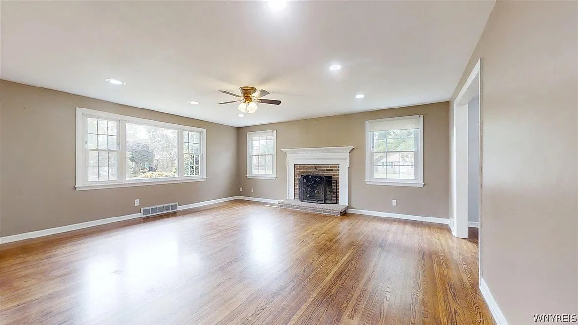 3 bed, 1.5 bath, 1615 sqft, $2,600 — Photo 4