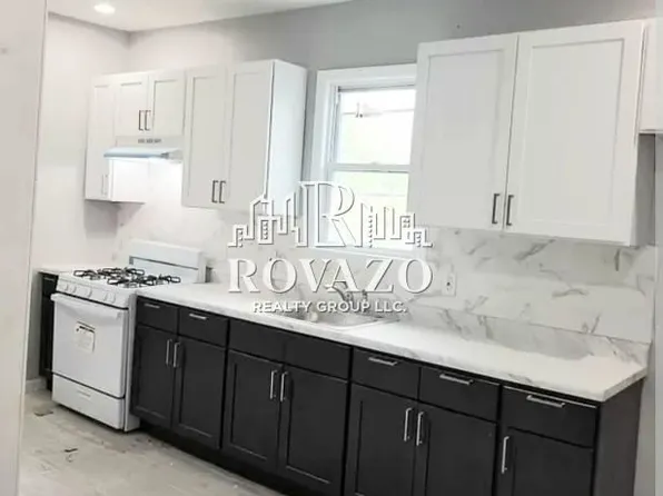 34 Howard St, Irvington, NJ 07111