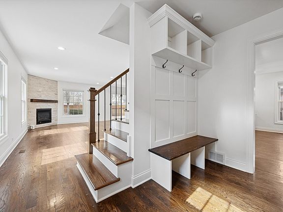 2nd image of 716 Indian Rd