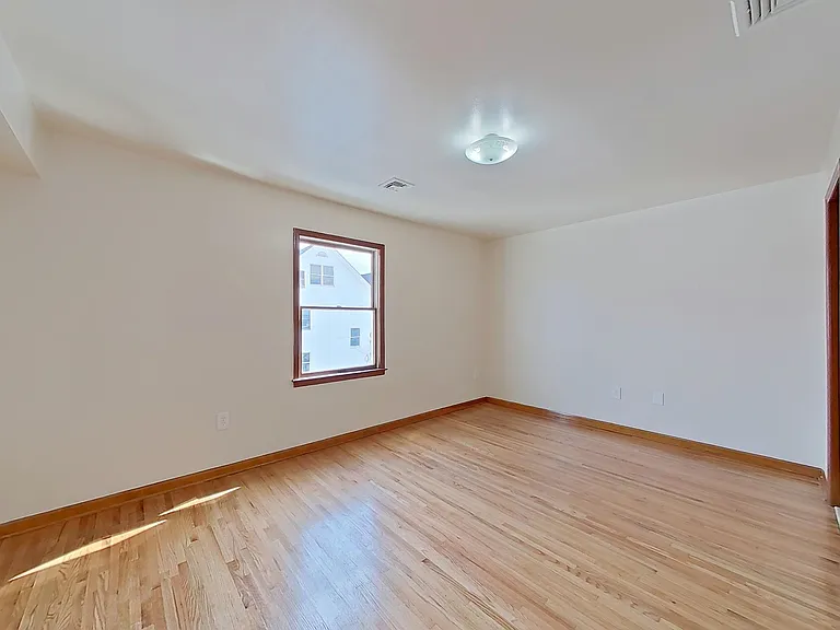 55 Ferguson St #2 — Photo 17