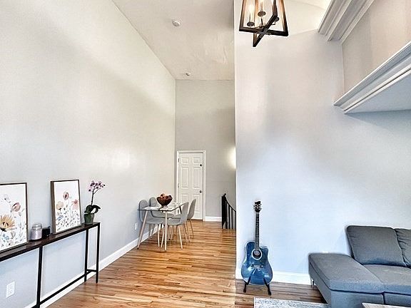 5th image of 7 Park St APT 14