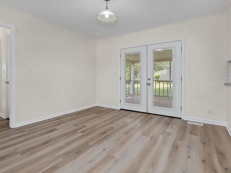 513 Willard St — Photo 5