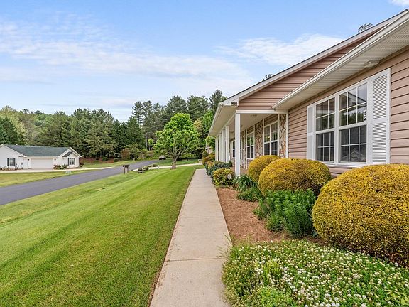 5th image of 42 W Coventry Dr