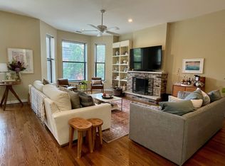 734 W Cornelia Ave #2, Chicago, IL 60657