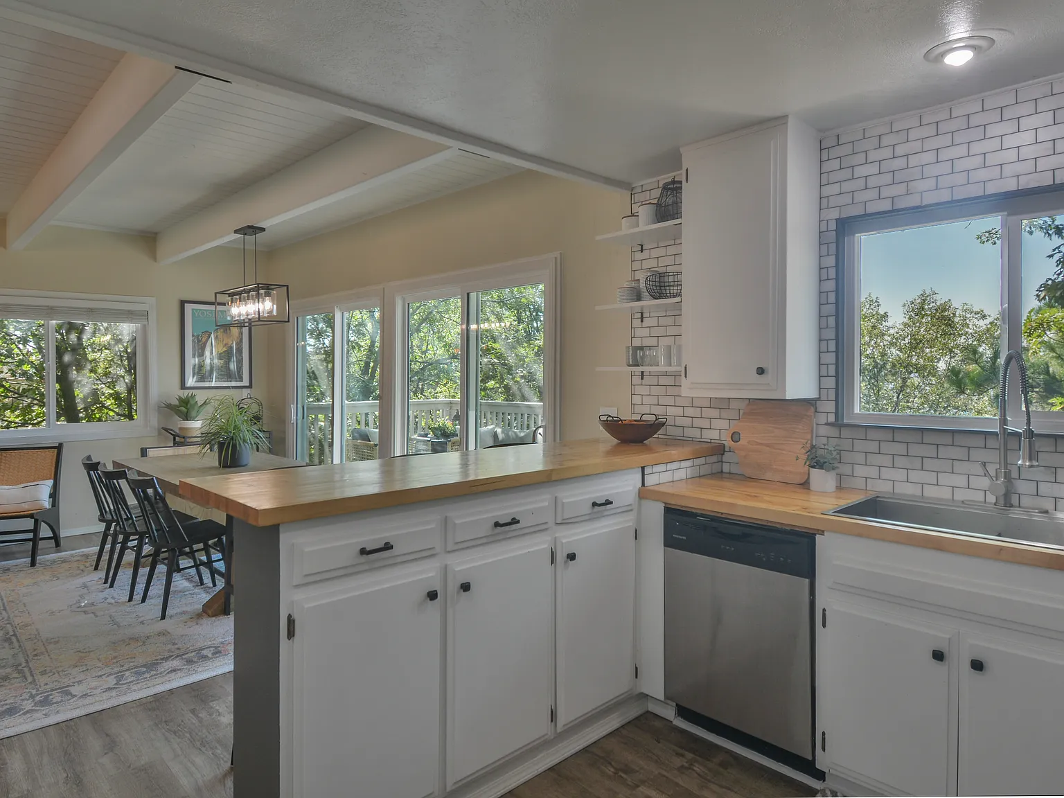 1422 Yosemite Dr — Photo 4