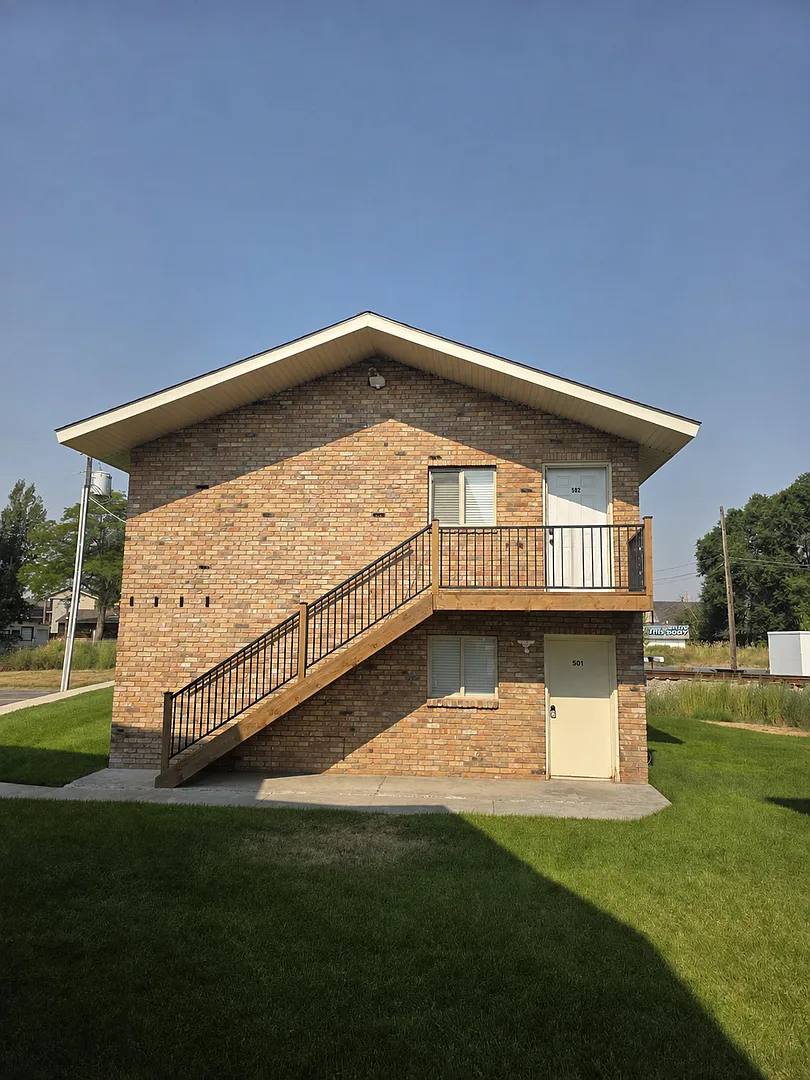 Eva-355-(Woodshed) — Photo 1