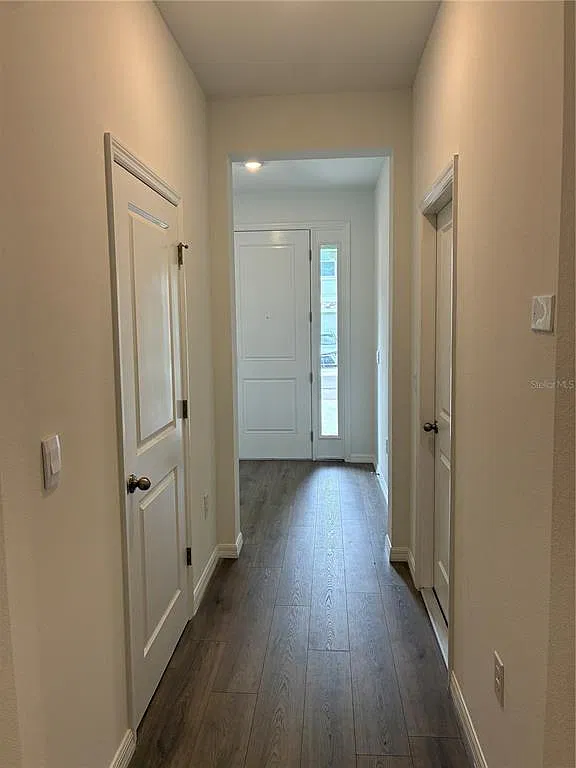 3 bed, 2.5 bath, 1673 sqft, $2,140 — Photo 3