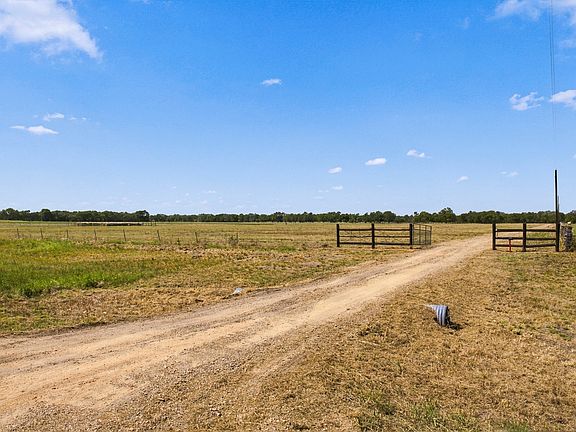 2nd image of 1000 County Road 2120