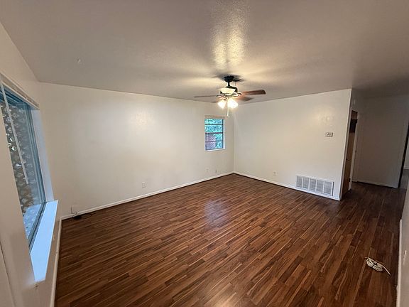 3rd image of 2217 NE 1st Ave