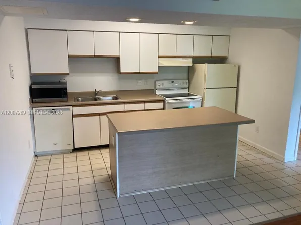 3985 W McNab Rd APT A111, Pompano Beach, FL 33069