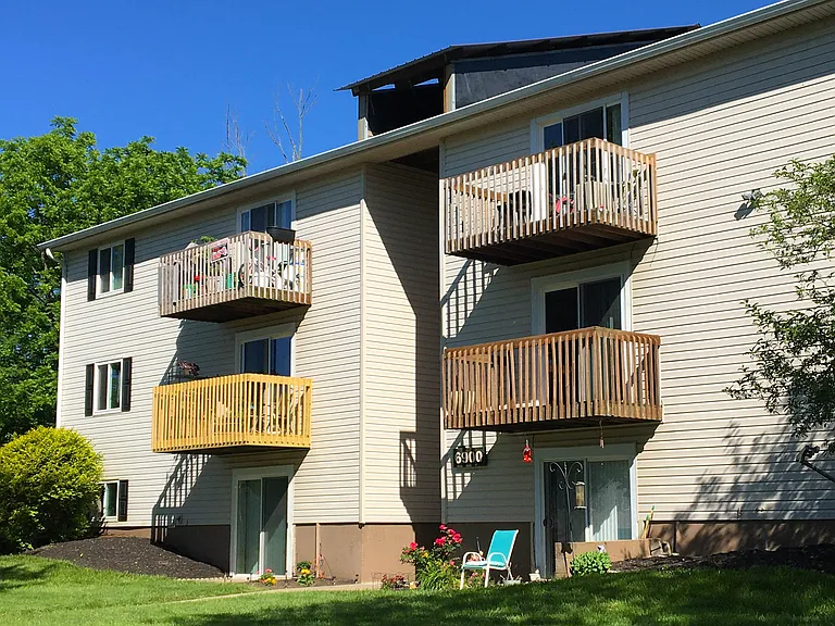 Oakwood Apartments — Photo 14