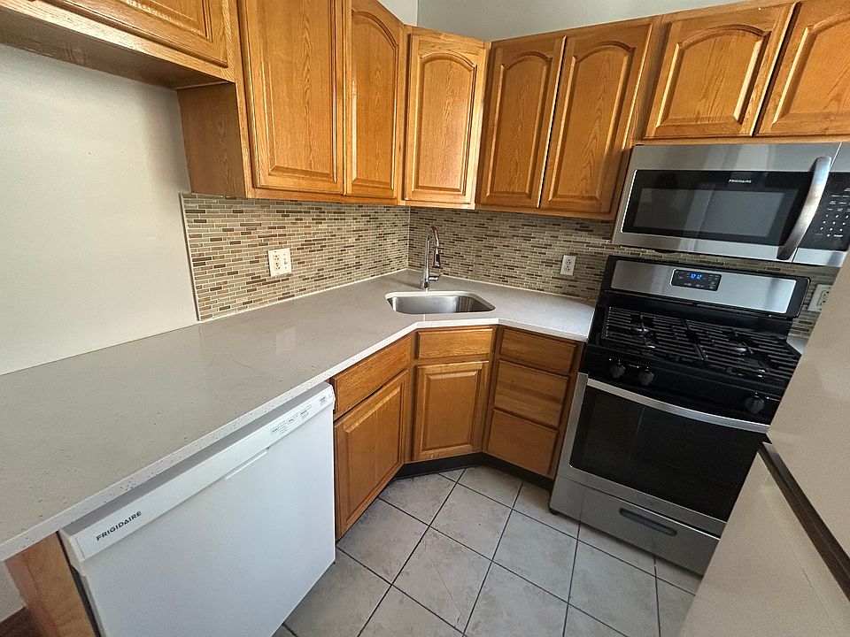 1st image of 5101-21 Walnut St #B100
