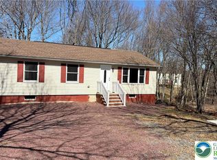 2113 Wild Laurel Dr, Long Pond, PA 18334