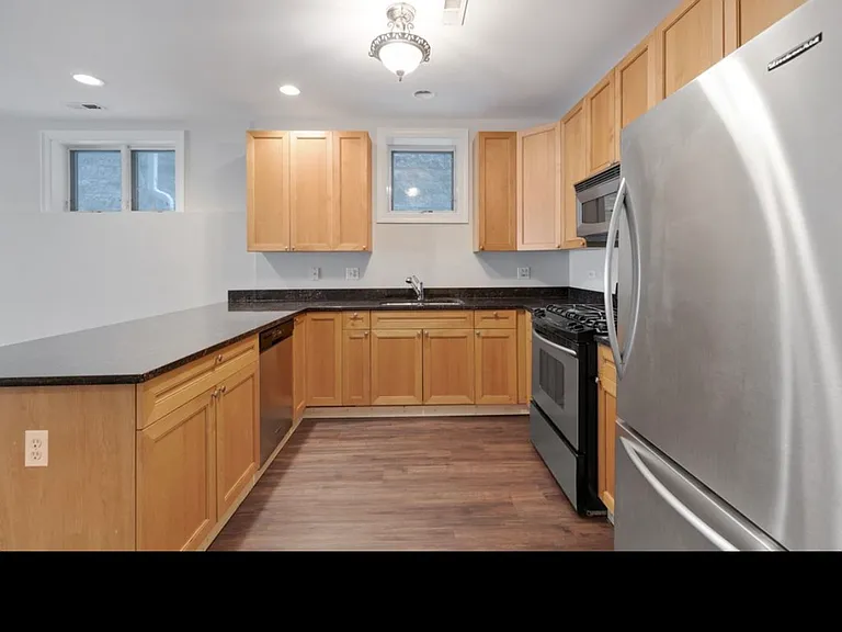 31 E 26th St #1 — Photo 9