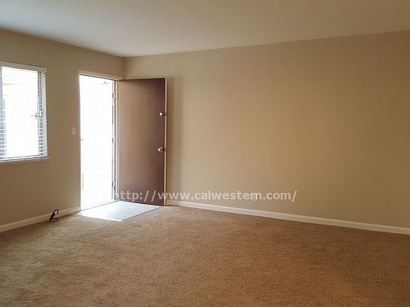2nd image of 1571 Quebec Ct APT 1