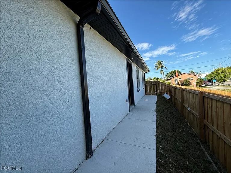 2103 French St — Photo 13