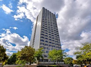 2525 South Shore DRIVE #22F, Milwaukee, WI