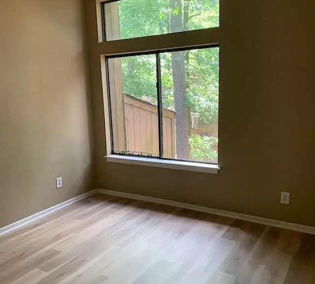 3105 Fairington Dr — Photo 8