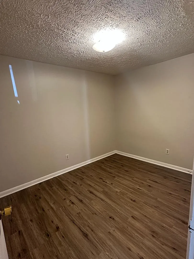123 Grande Ave Apt 8 - 123 Grande Ave Apt 8 — Photo 2