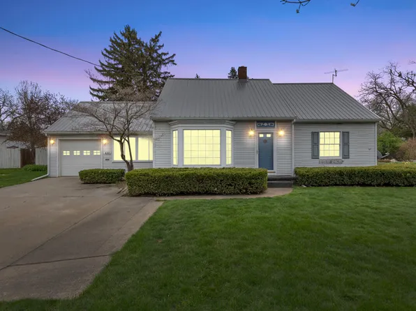 430 S Stewart Ave, Fremont, MI 49412