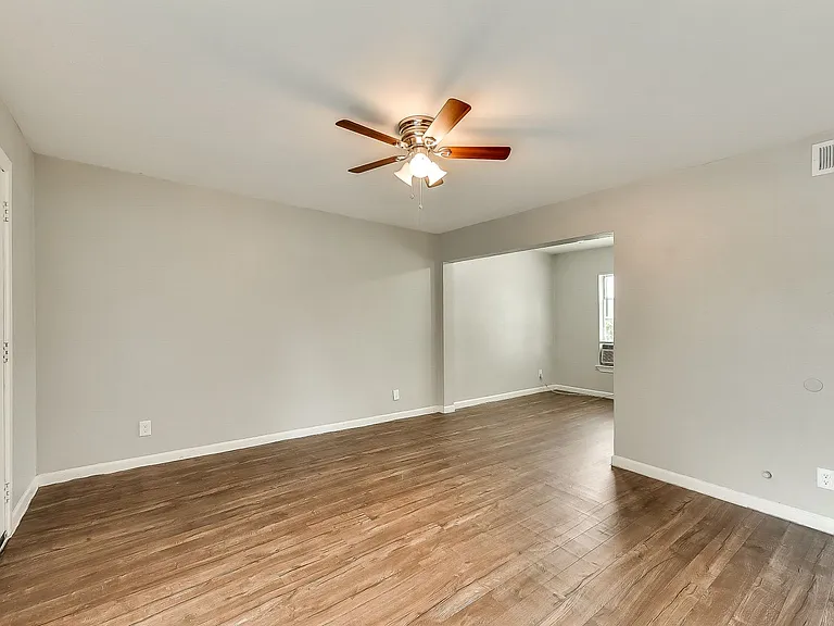 4515 E Side Ave — Photo 5