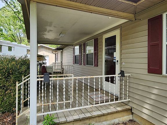 3rd image of 1009 Roysden Rd