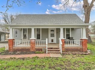 213 Cedar St, Perry, KS 66073