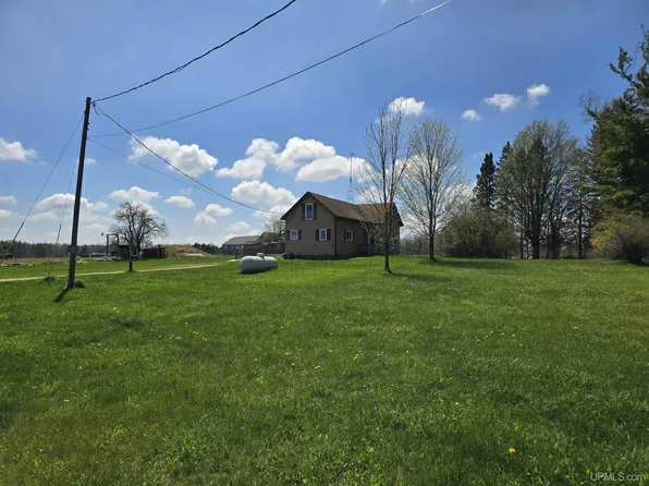 6557 305th Rd, Rapid River, MI 49878