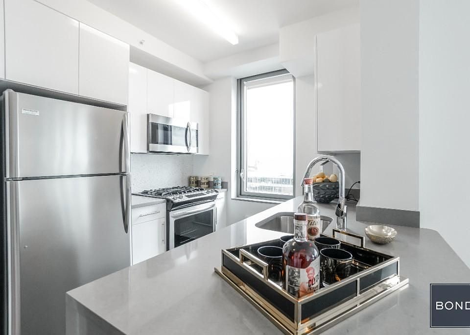 1st image of 606 W 57th St APT 929