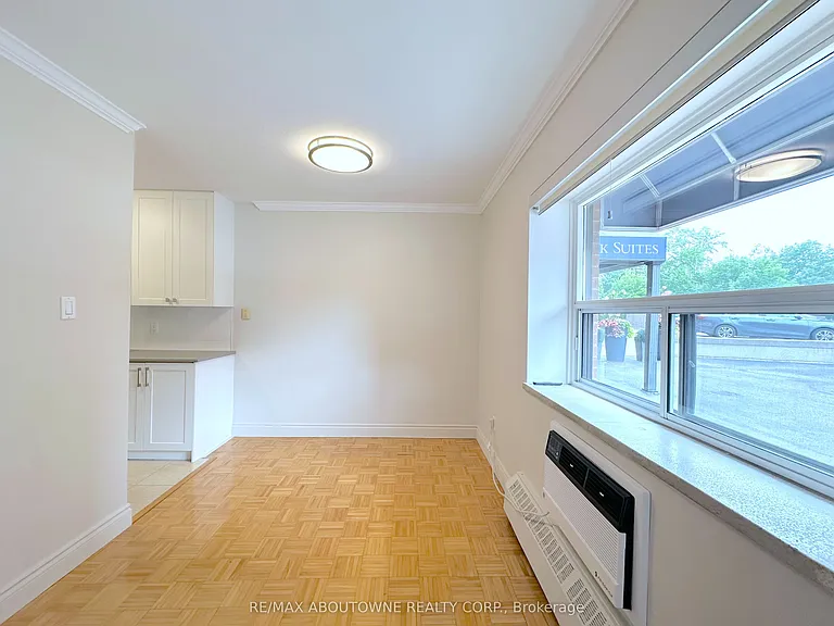 135 Allan St #109 — Photo 4