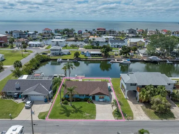 4271 Newport Dr, Hernando Beach, FL 34607