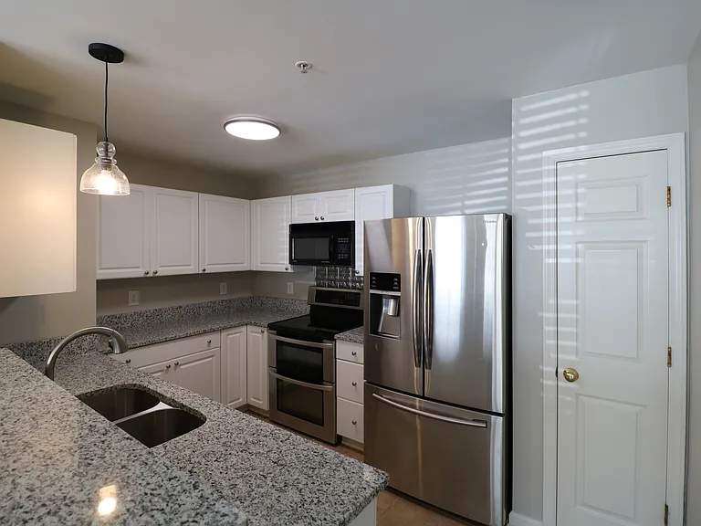 111 Mill Pond Dr — Photo 4