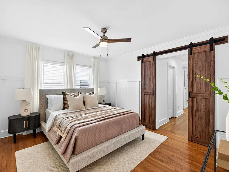 1214 N Sharon Amity Rd — Photo 15