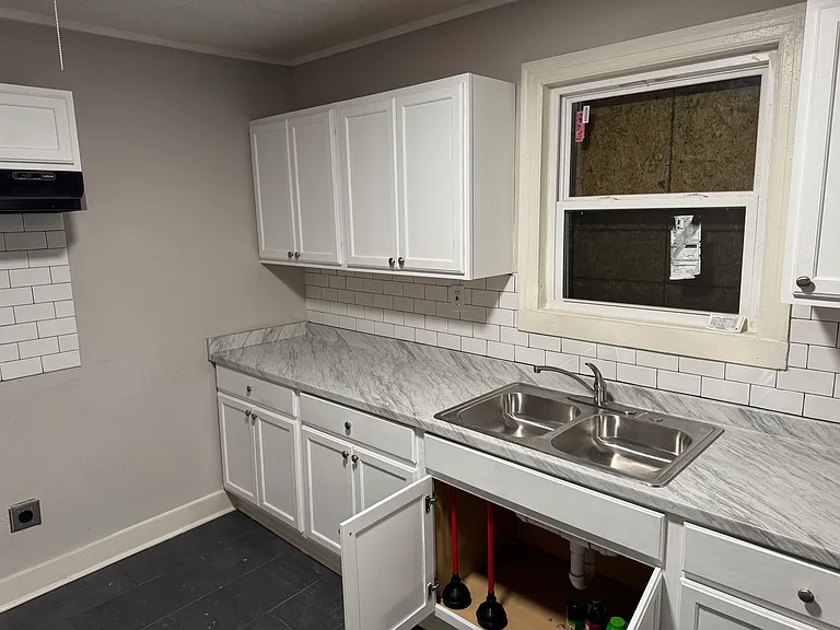 2379 Saratoga Ave — Photo 9